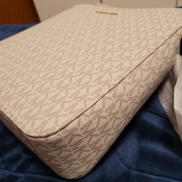 Bag - Picture 4 of 8